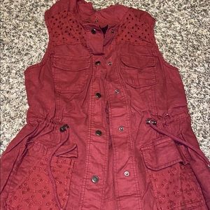 Maurices vest